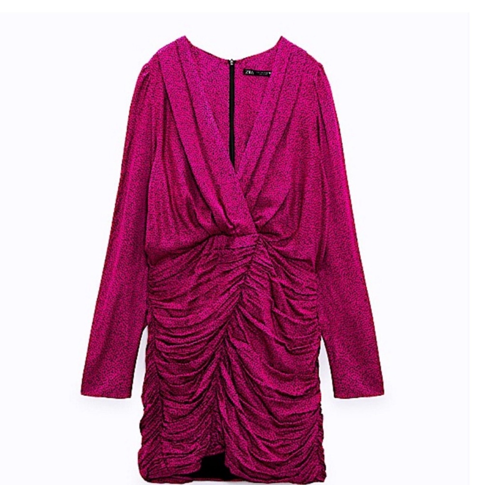 SUPER FLATTERING RUCHED V NECK PINK AND BLACK POLKA DOT DRESS
